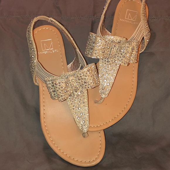 material girl shayleen flat thong sandals